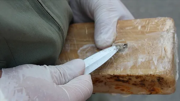 avrupada-uyusturucu-trafigi-pkknin-elinde-ceteler-ingilterede-cirit-atiyor-1668521696441.jpg Avrupa'da 'uyuşturucu trafiği' PKK'nın elinde: Çeteler İngiltere'de cirit atıyor-8