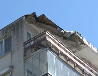 Kartal’da çatısında çökme oluşan apartman boşaltıldı