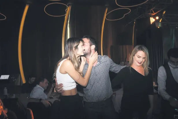 1638729635215.jpeg Lider Şahin'in doğum gününde samimi anlar! İrem Derici'ye duvar ören Didem Şahin Ecem Çırpan'a onay verdi-2