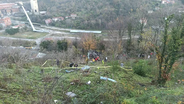 zonguldak-ogrenci-servis-kazasi-son-dakika-zonguldak-kilimli-trafik-kazasinda-olu-yarali-var-mi-kaza-ani-video-1671028309623.jpg Zonguldak öğrenci servis kazası son dakika! Zonguldak Kilimli trafik kazasında ölü yaralı var mı? KAZA ANI VİDEOSU!-3