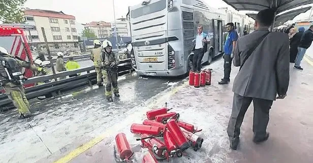 Metrobüste yangın