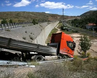 Metreler kala toprağa saplandı! Yer: Sivas