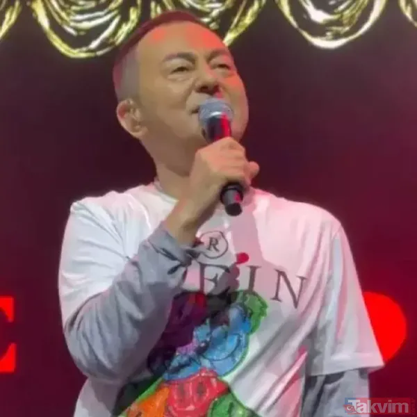 Yıllar Sonra İlk Kez Yardımsız Yürüyen Serdar Ortaç, "Eskiden Yardım Almadan Bir Adım Atamıyordum, Şimdi Sahnede Özgürüm" İfadelerini Kullandı.