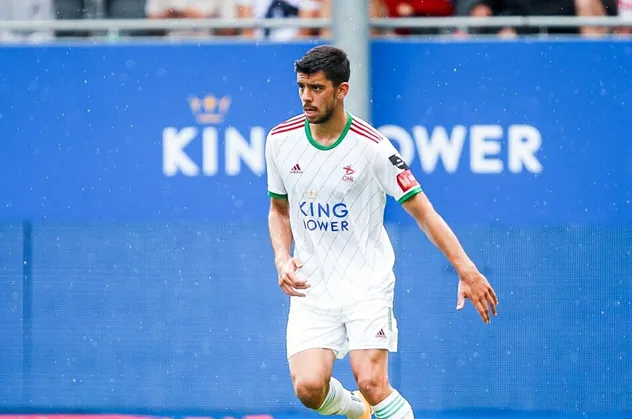 Cenk Özkaçar Valencia yolunda!