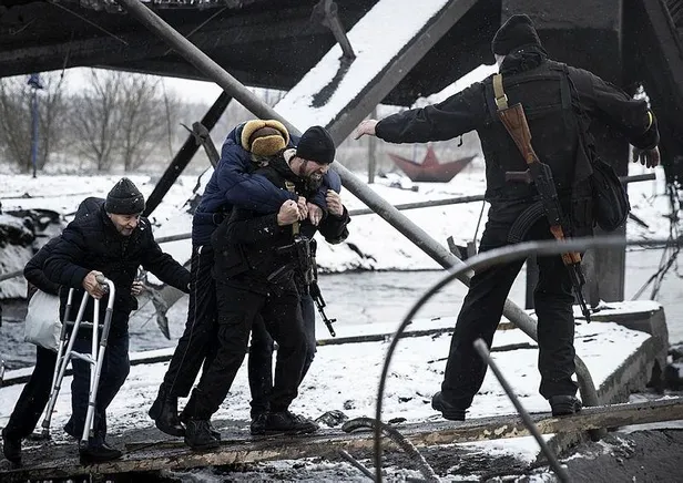 rusya-dogum-hastanesini-silah-deposu-bahanesiyle-yerle-bir-etti-3-olu-17-yarali-1646949792693.jpeg Rusya, doğum hastanesini silah deposu bahanesiyle yerle bir etti: 3 ölü 17 yaralı-3