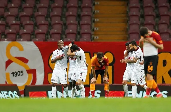 aslan-son-nefeste-galatasaray-1-1-trabzonspor-mac-sonucu-ozet-1619028332149.jpeg Aslan son nefeste! (Galatasaray 1-1 Trabzonspor MAÇ SONUCU / ÖZET)-2