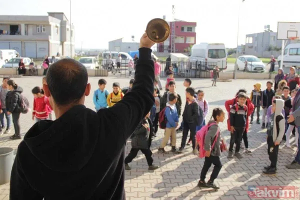 MEBİM Öğretmene Teşekkür Hattı Nedir, Nasıl Gönderilir? MEBİM (Millî Eğitim Bakanlığı İletişim Merkezi) 444 0 632 hattı, eğitimde fırsat eşitliğini sağlamak...