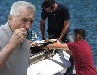 İstanbul'a gelen Robert De Niro önce Ayasofya Camisi’ni gezdi sonra Boğaz keyfi yaptı! Alinazik yedi, Türk kahvesi içti