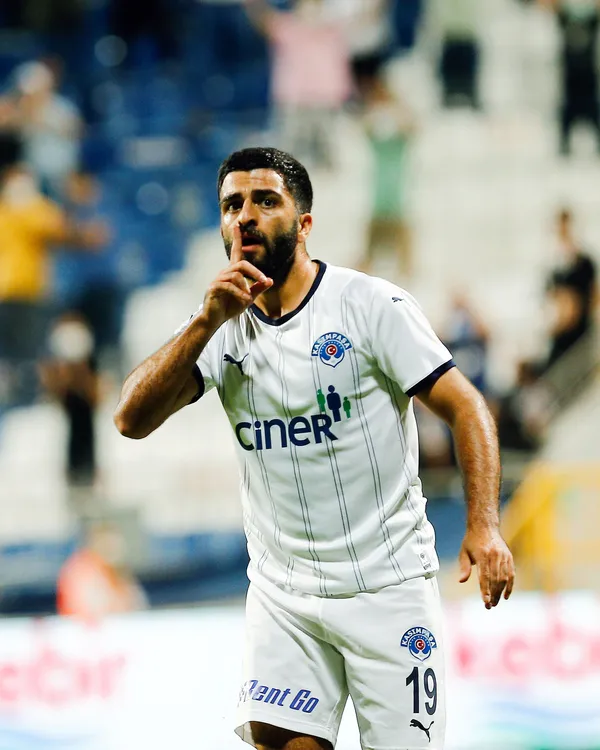 galatasarayda-oliveira-bitti-sirada-carvalho-ve-umut-var-1657183312649.jpg Galatasaray'da Oliveira bitti! Sırada Carvalho ve Umut var...-7