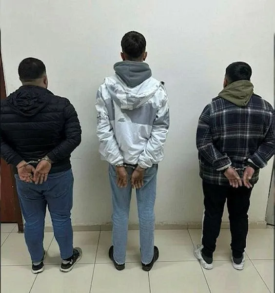 diyarbakirda-pkknin-saldiri-girisimi-engellendi-maskeli-teroristler-guvenlik-kamerasina-yansidi-1704531463791.jpeg Diyarbakır’da PKK'nın saldırı girişimi engellendi! Maskeli teröristler güvenlik kamerasına yansıdı-4