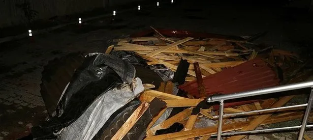 Kuvvetli rüzgar çatıları uçurdu