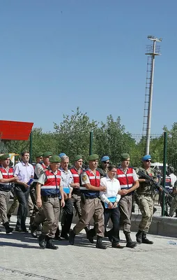 FETÖ'cü alçağın avukatından pes dedirten savunma!