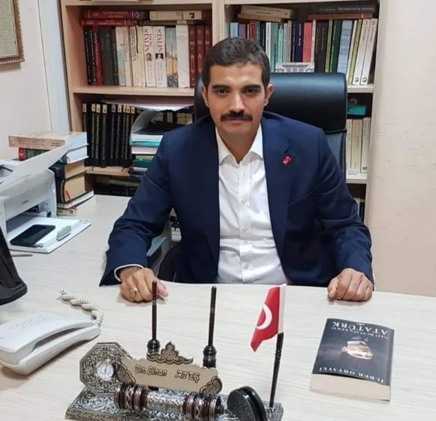son-dakika-silahli-saldiri-sinan-ates-kimdir-eski-ulku-ocaklari-genel-baskani-sinan-ates-vefat-mi-etti-1672405027854.jpg Son dakika: Silahlı saldırı! Sinan Ateş kimdir? Eski Ülkü Ocakları Genel Başkanı Sinan Ateş vefat mı etti?-3