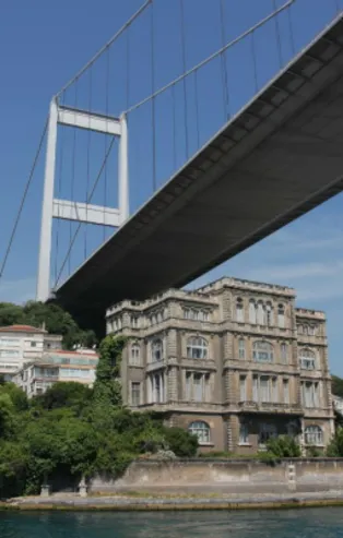Boğaz'da satılık 60 yalı...