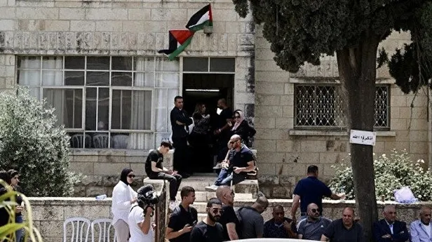 İsrail askerleri tarafından öldürülen Şirin Ebu Akile'nin taziye düzenlenen evine baskın!-4