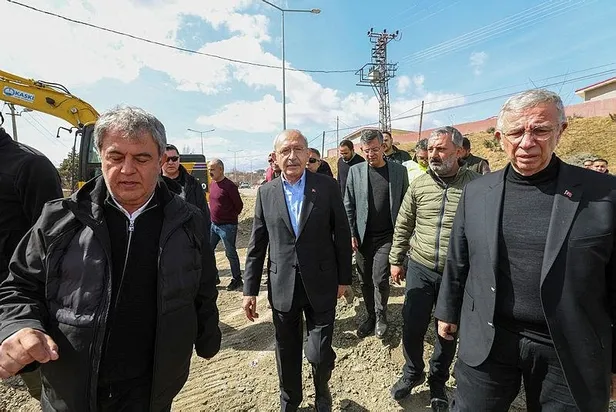 sov-koalisyonu-mansur-yavasin-bize-gelin-dedigi-depremzedeleri-bakanliga-yonlendirdigi-ortaya-cikti-cadir-ve-v-1678599401762.jpeg Şov koalisyonu! Mansur Yavaş'ın 'Bize gelin' dediği depremzedeleri bakanlığa yönlendirdiği ortaya çıktı! Çadır ve VIP uçak...-3