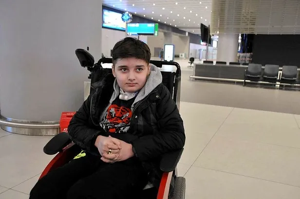 305 kez ameliyat olan Kayra Talha Kovid-19 nedeniyle ABD'den Türkiye'ye döndü-1