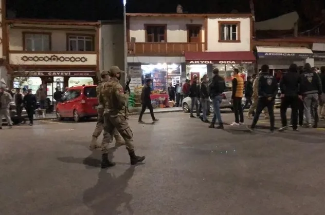 Bir ilçeyi ayağa kaldıran olay! 11 yaşındaki çocuğu ağaca bağlayıp...