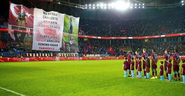 Trabzonspor taraftarı vatan için can verenleri unutmadı! Bu sevda şehadete akın akın erenlerindir