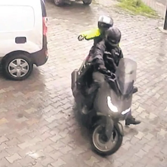 Motosikletli tetikçiler