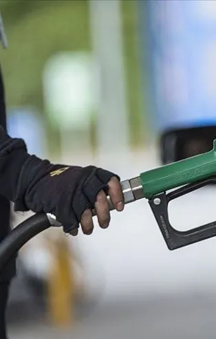 Benzinde 12 kuruş indirim