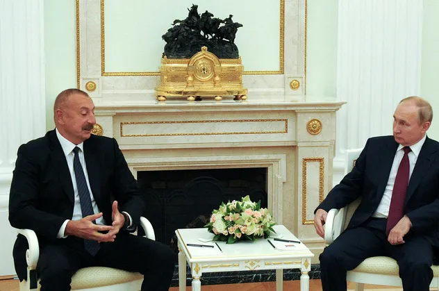 Azerbaycan Cumhurbaşkanı Aliyev, Moskova’da Putin ile sorunları görüştü: Bu yoldan ilerlemeliyiz