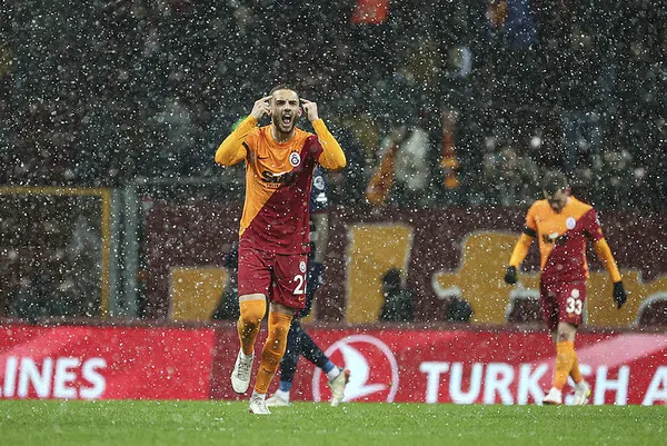 berkan-kutlu-bidon-cikti-taraftardan-kaziklandik-tepkisi-geldi-1644235869055.jpg Berkan Kutlu bidon çıktı! Taraftardan "kazıklandık" tepkisi geldi-4