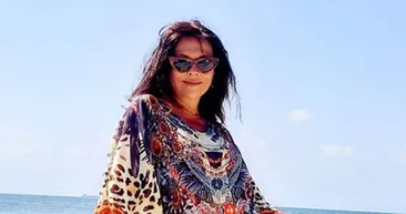 Aydan Şener dediğini yaptı! Bikinili pozları olay oldu
