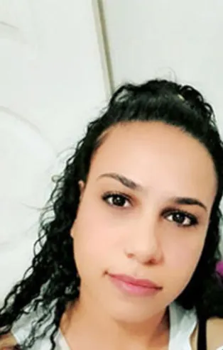 Barışma isteğini kabul etmeyen eşini bıçaklayarak öldürdü