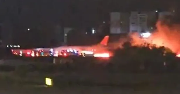 Antalya Havalimanı’na inen Rus uçağı alev aldı! Bakanlıktan flaş açıklama: Havalimanına inişler saat 03.00’a kadar iptal edildi