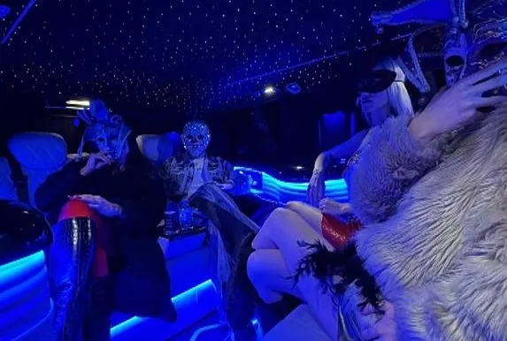 İçeriden çıktı parti düzenledi!