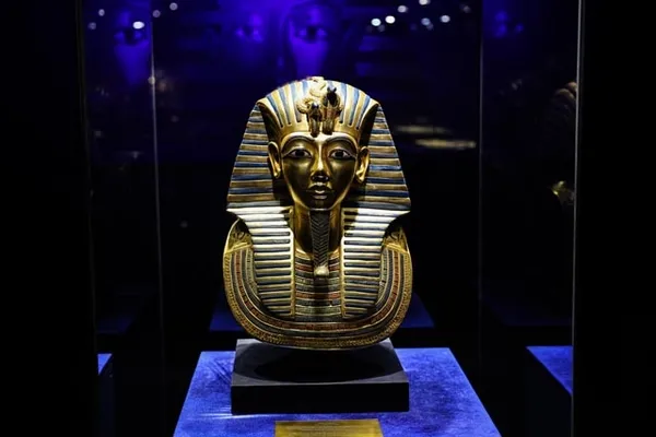 tutankhamun-hazineleri-istanbulda-dunyanin-en-gizemli-1674041040899.jpg 3 bin 300 yıllık gizemli hazine İstanbul'a geliyor! Mısır tarihinin en çok bilinen firavunu Tutankhamun mezarından çıkanlar...-4