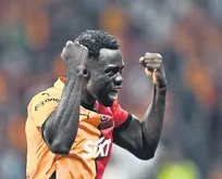 Davinson harekatı: Galatasaray yıldız oyuncunun sözleşmesini uzatmak için düğmeye bastı!