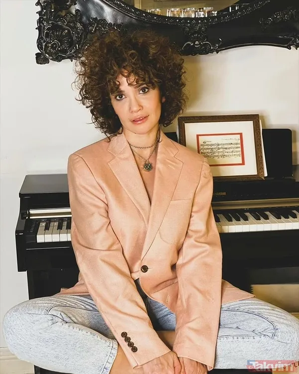 Songül Öden ile kızı Sone Larin’in havuz keyfi! Anne-kız tatili sosyal medyayı salladı! İlk yorum Arzum Onan ve Demet Evgar’dan! - 4