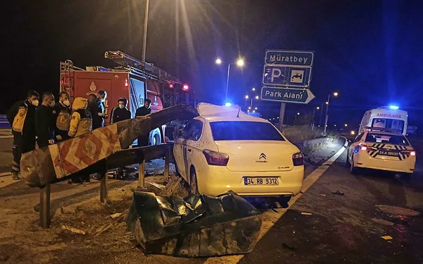 1620790239925.jpg İstanbul TEM'de korkunç kaza! Kontrolden çıktı bariyerlere girdi motoru yerinden fırladı-3