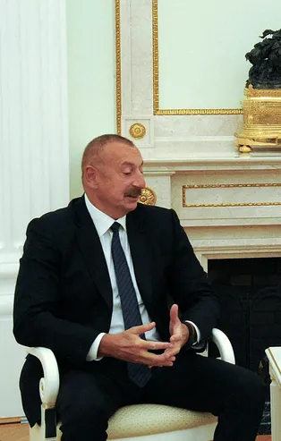 Azerbaycan Cumhurbaşkanı Aliyev, Moskova’da Putin ile sorunları görüştü: Bu yoldan ilerlemeliyiz