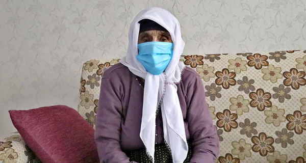 102-yasindakisahidenine-koyden-getirdigi-sut-bal-kaymakpekmez-uzum-surubu-tereyagi-sayesinde-koronavirusu-yendi-1610463093417.jpg 102 yaşındaki Şahide nine, köyden getirdiği süt, bal, kaymak, pekmez, üzüm şurubu, tereyağı sayesinde koronavirüsü yendi-5