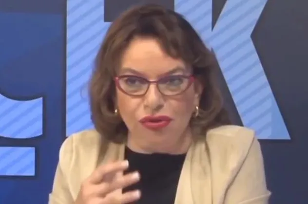 Mine Kırıkkanat yine "şizofrene bağladı"!