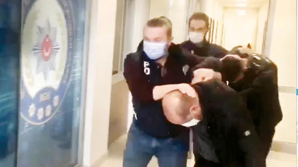 breaking-bad-dizisi-ankarada-gercek-oldu-aile-hekimi-ve-hastasi-uyusturucu-ticareti-yaparken-yakalandi-1617518331199.jpg 'Breaking Bad' dizisi Ankara'da gerçek oldu! Aile hekimi ve hastası uyuşturucu ticareti yaparken yakalandı-2