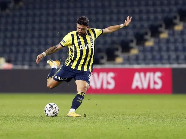ozan-tufan-fenerbahceye-donuyor-1643794193728.jpg Son dakika: Ozan Tufan Fenerbahçe'ye dönüyor-3