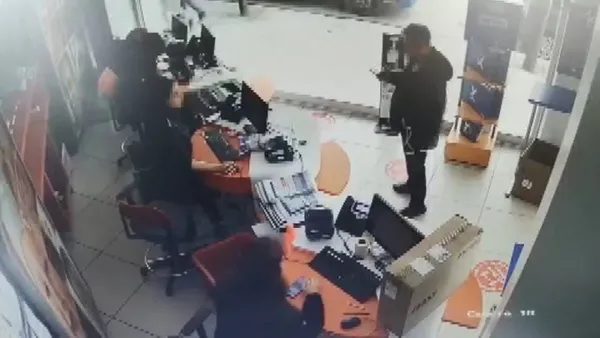 kargo-teslimat-kodunu-paylasti-100-bin-liralik-bilgisayari-calindi-1651832901882.jpg Kargo teslimat kodunu paylaştı! 100 bin liralık bilgisayarı çalındı-4