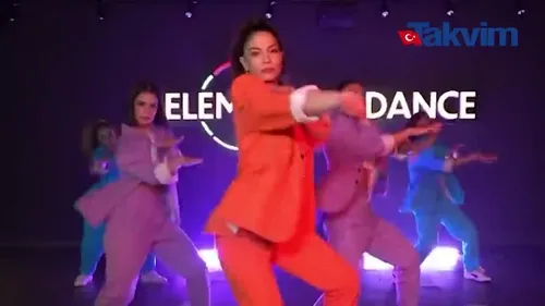 ’’Demet demet esti’’ Güzel oyuncu Demet Özdemir dans şovuyla takipçilerini mest etti! Demet Özdemir’in mest eden dans videosu izle…