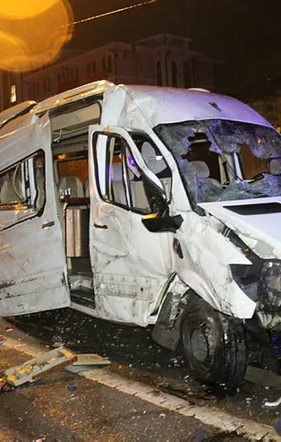 SON DAKİKA | Kocaeli'de korkunç kaza! Önce beton bariyerlere girdi, ardından akaryakıt tankeri çarptı