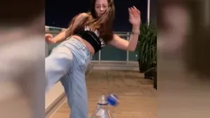 Derya Uluğ bottlecapchallenge akımına uydu! Video