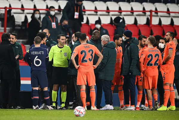 1611741273187.jpg Chelsea taraftarlarından Thomas Tuchel'e şoke eden Demba Ba tepkisi-4