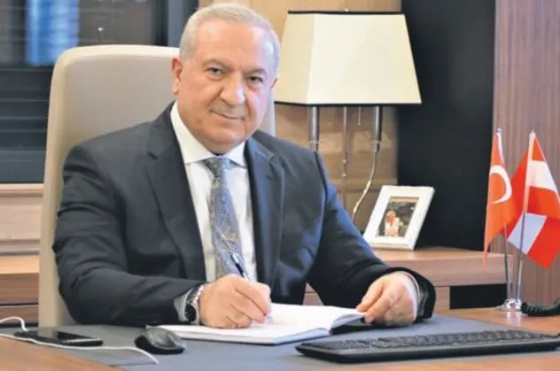 Forbes, Türk iş insanı Hüseyin Ünal’ı kapak yaptı: "5 bin euro traktör parası için gelmişti..."