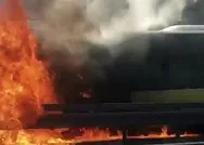 Son dakika: İstanbul Zeytinburnunda metrobüste yangın: Alev topuna döndü