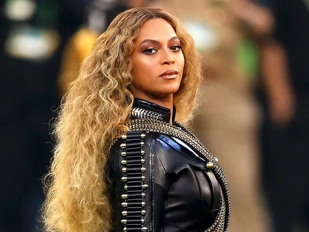 Manken Deniz Akkaya'dan şarkıcı Hadise'ye olay yaratacak sözler: Beyonce’nin kötü bir replikası...-6