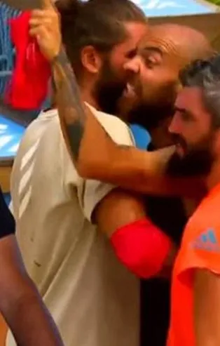 Survivor son bölümünde büyük kavga: Küfürler havada uçuştu! Acun Ilıcalı'dan Sercan Yıldırım'a uyarı