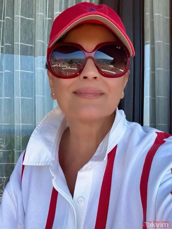 Ateş burcu kırmızı sever! Yeşilçam’ın 70’lik güzelinden parmak ısırtan tatil pozları - 13